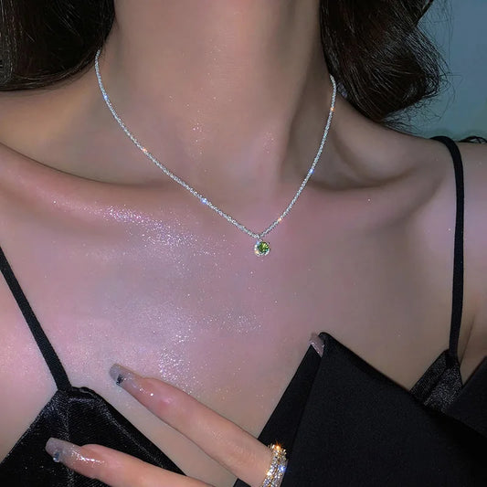 Silver Necklace Sparkling Clavicle Chain Green Diamond Gypsophila Pendant Necklace Women's Wedding Jewelry